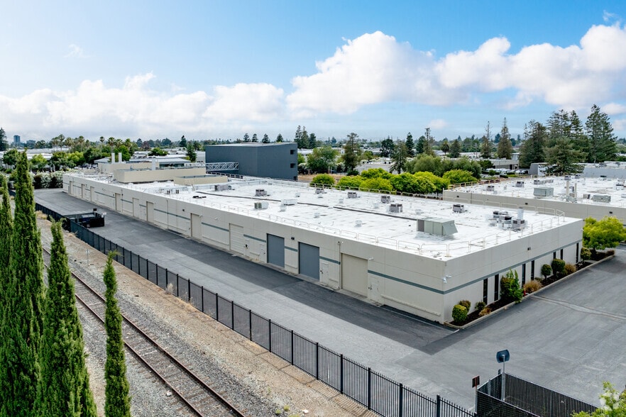 502 Vandell Way, Campbell, CA for sale - Building Photo - Image 2 of 5