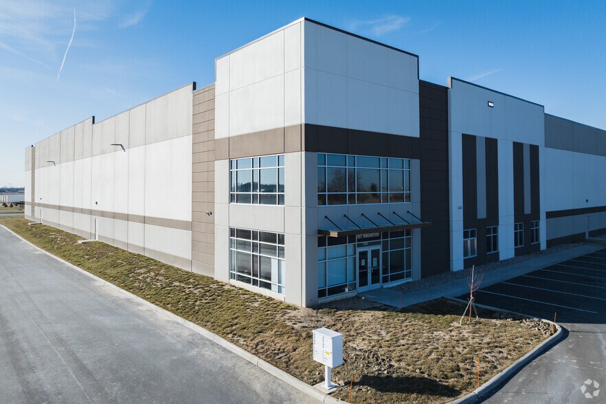 1907 Innovation Dr, Rossford, OH à louer - Photo du bâtiment - Image 2 de 6