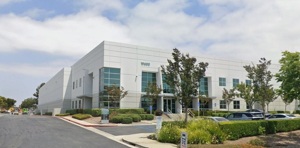 19600-19688 Van Ness Ave, Torrance, CA for lease - Building Photo - Image 1 of 9