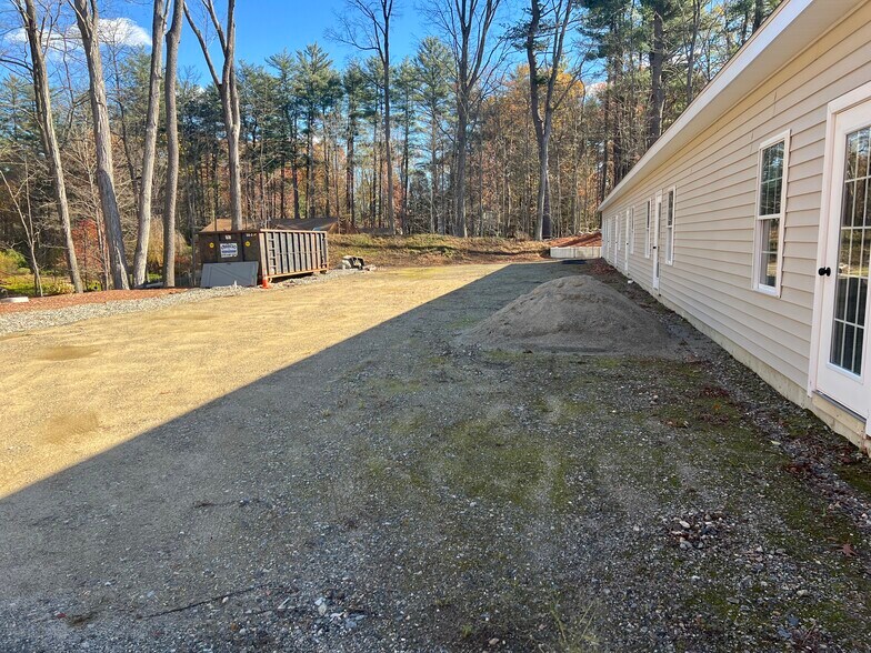 188 E Main St, Georgetown, MA à vendre - Photo du bâtiment - Image 3 de 5