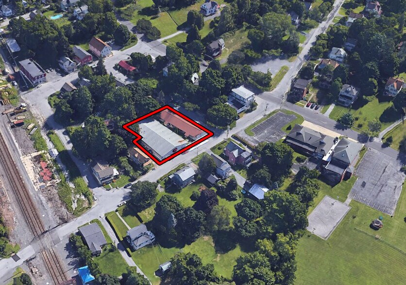 506 River Rd, Staatsburg, NY à vendre - Photo du bâtiment - Image 2 de 3