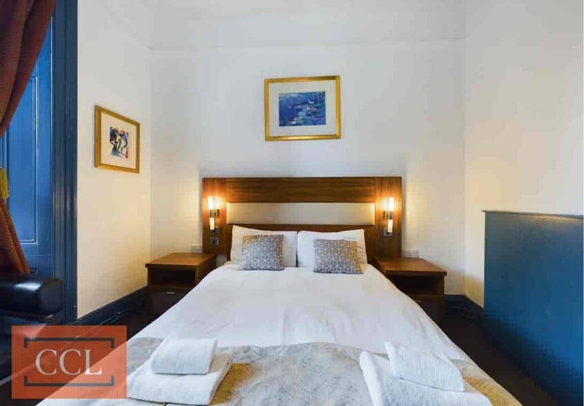 2 West Brae, Paisley for sale - Interior Photo - Image 3 of 13