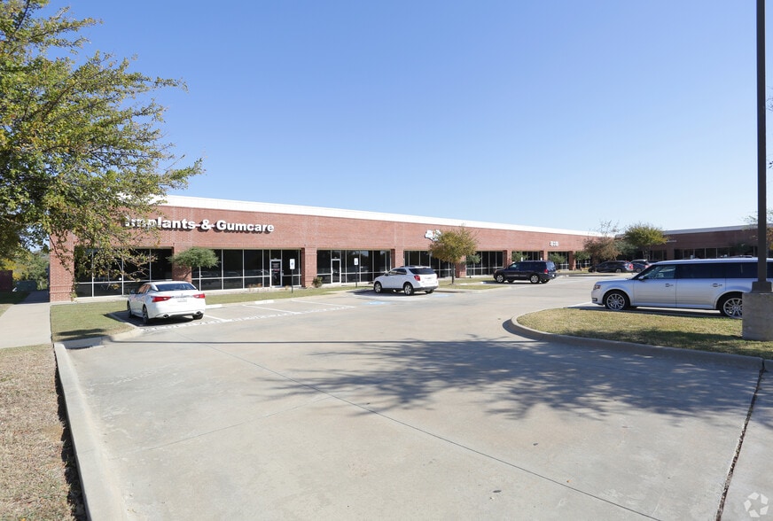 3801 William D Tate Ave, Grapevine, TX for lease - Building Photo - Image 1 of 8