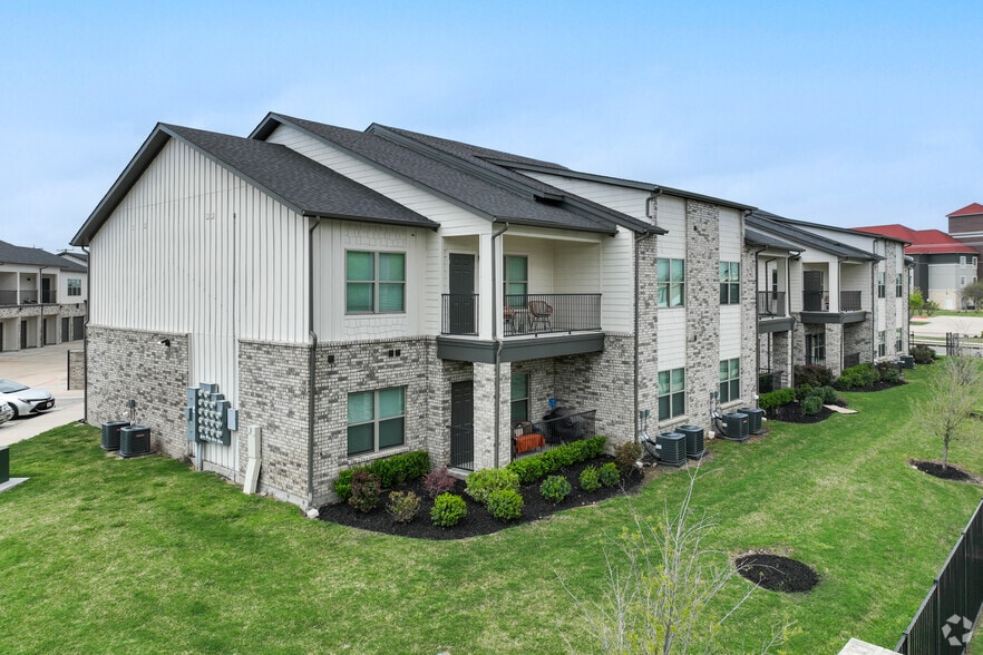 15 Northgate Dr, Waxahachie, TX for sale - Building Photo - Image 3 of 4