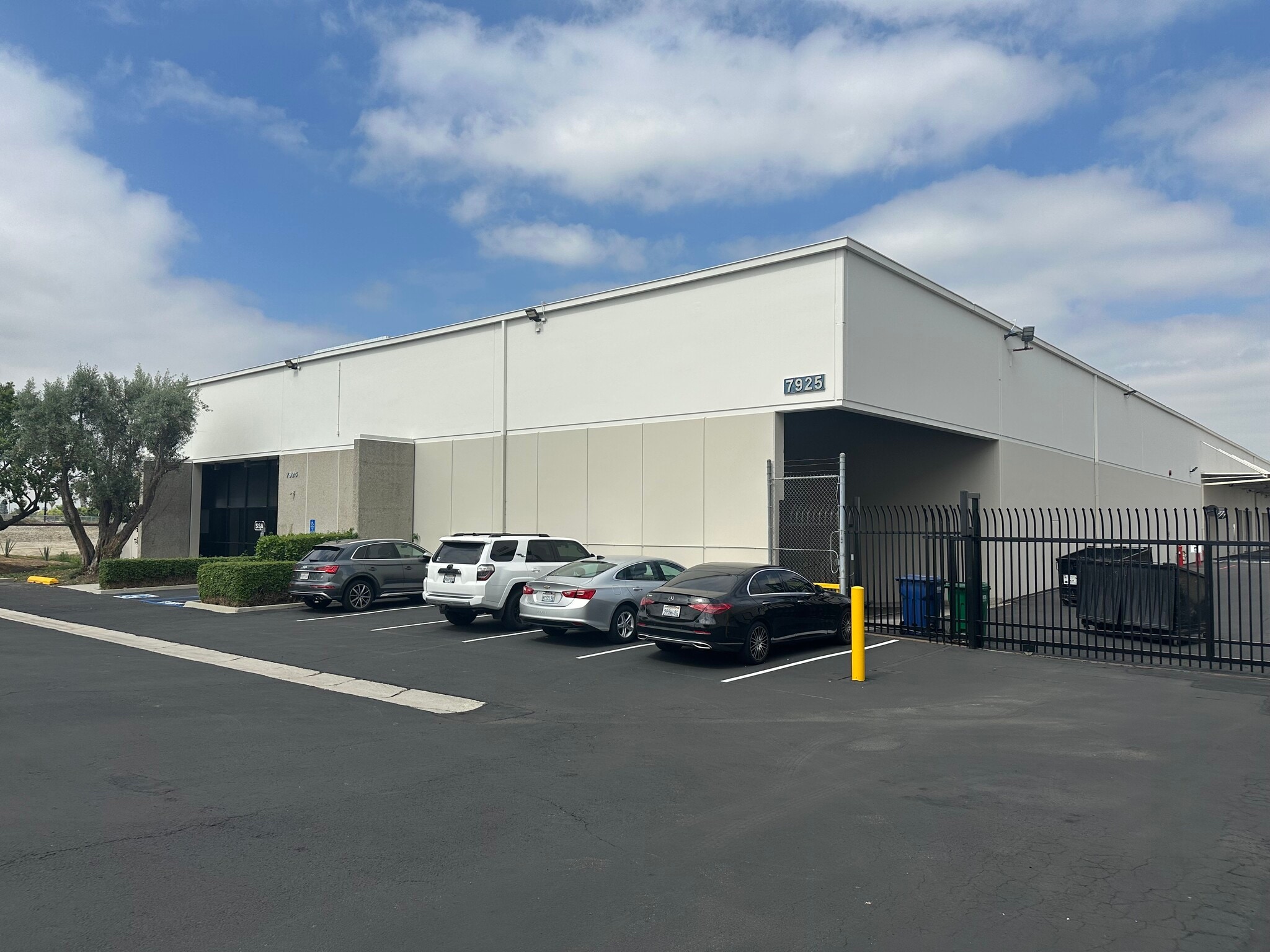7925 Crossway Dr, Pico Rivera, CA for lease Building Photo- Image 1 of 15