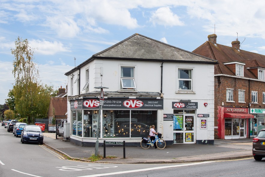 94 Brighton Rd, Horley for lease - Primary Photo - Image 1 of 2