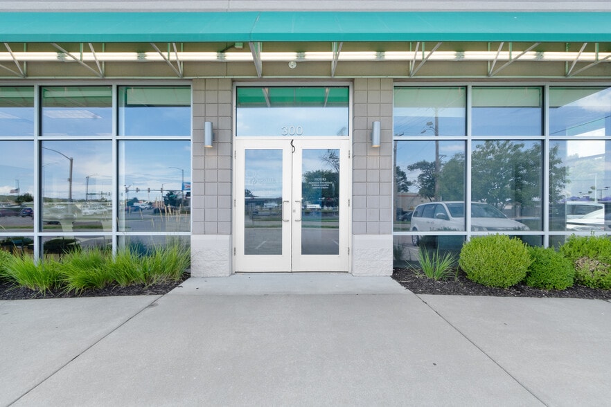 809 N 3rd St, Manhattan, KS for lease - Building Photo - Image 3 of 4