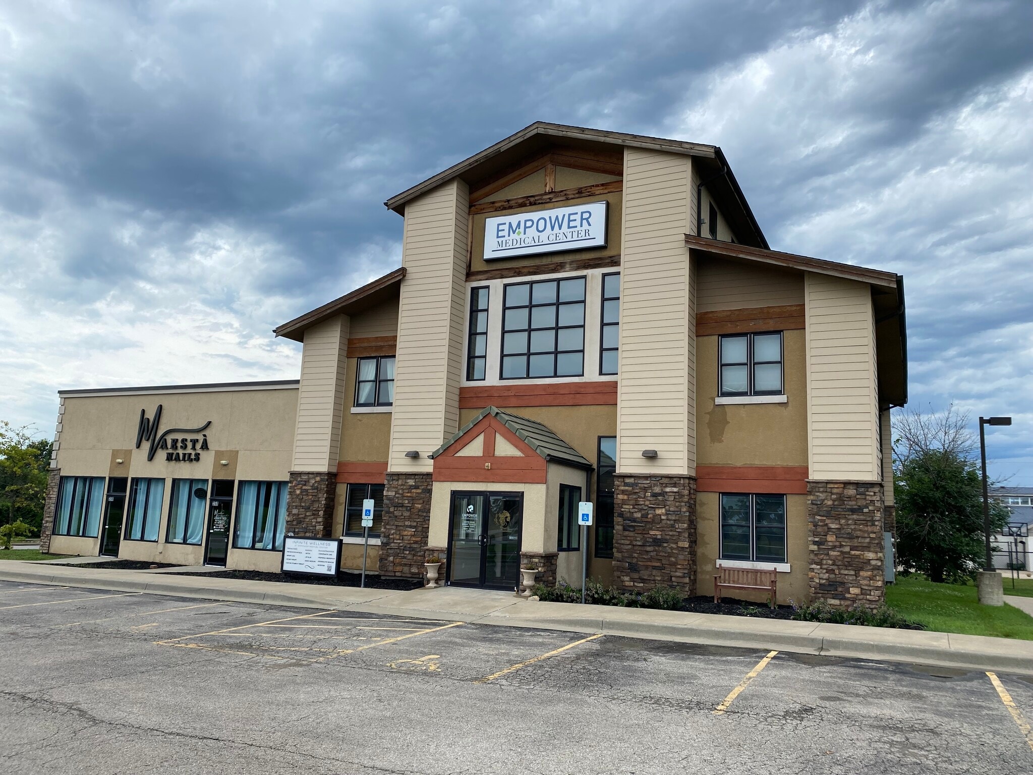 350 SW Greenwich Dr, Lee's Summit, MO à vendre Photo du bâtiment- Image 1 de 41