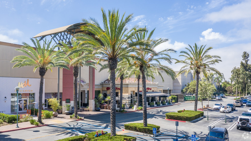 555 The Shops At Mission Viejo, Mission Viejo, CA à vendre - Photo principale - Image 1 de 1