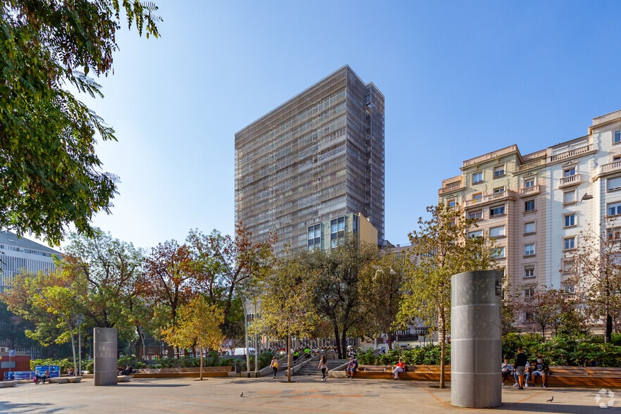Plaça de Gal.La Placídia, 1, Barcelona, Barcelona for lease - Primary Photo - Image 1 of 7