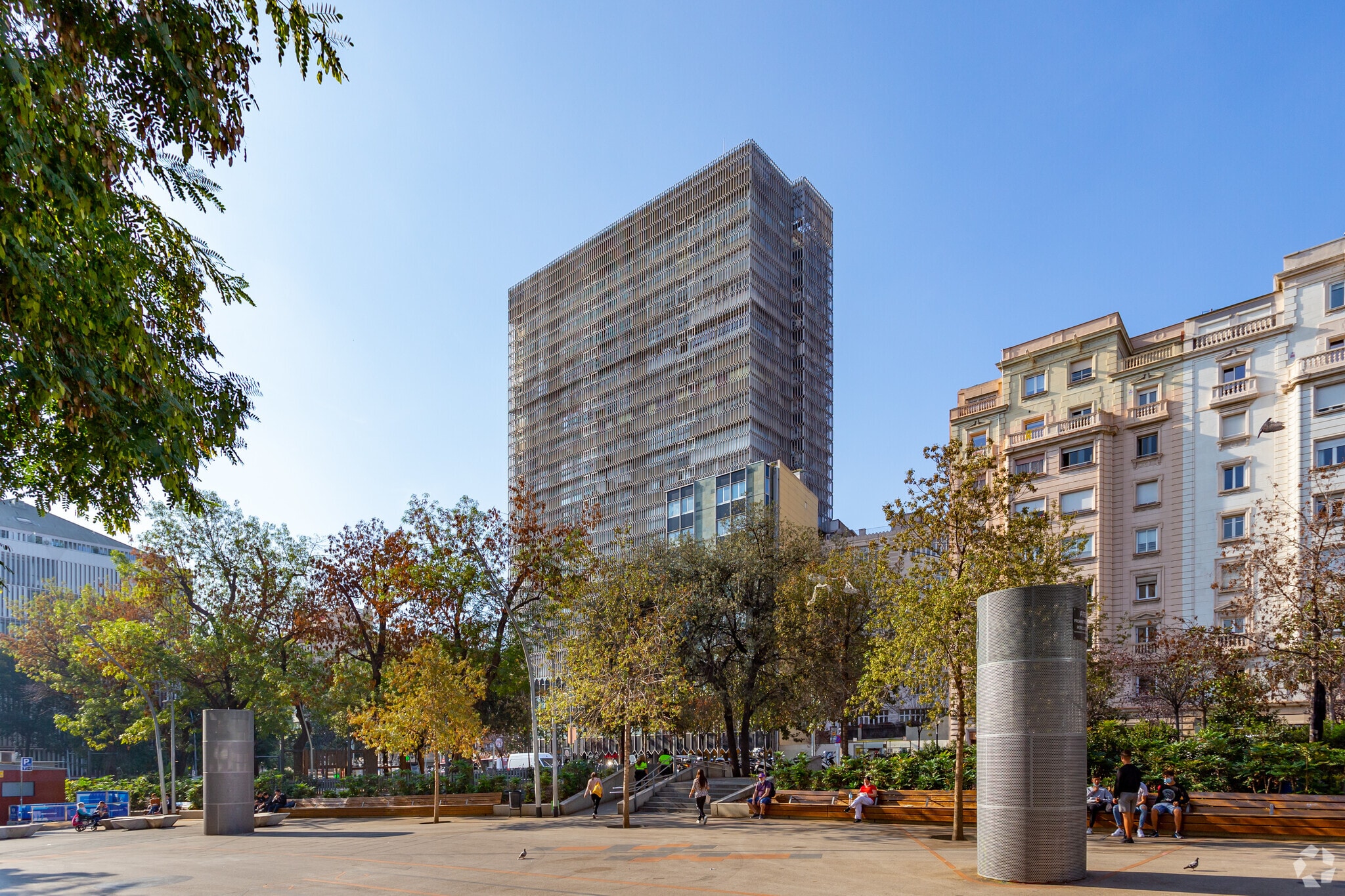 Plaça Gal.La Placídia, 1-7, Barcelona, Barcelona for lease Primary Photo- Image 1 of 8