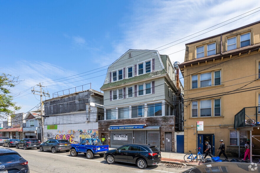 160 Beach 116th St, Rockaway Park, NY for sale - Building Photo - Image 2 of 4