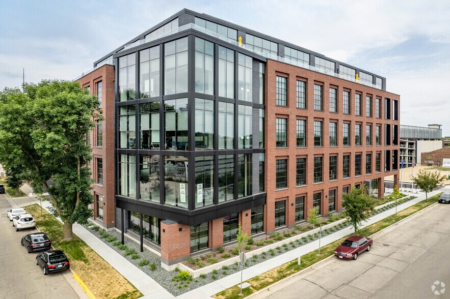 908 E Main St, Madison, WI à louer - Photo du bâtiment - Image 1 de 5