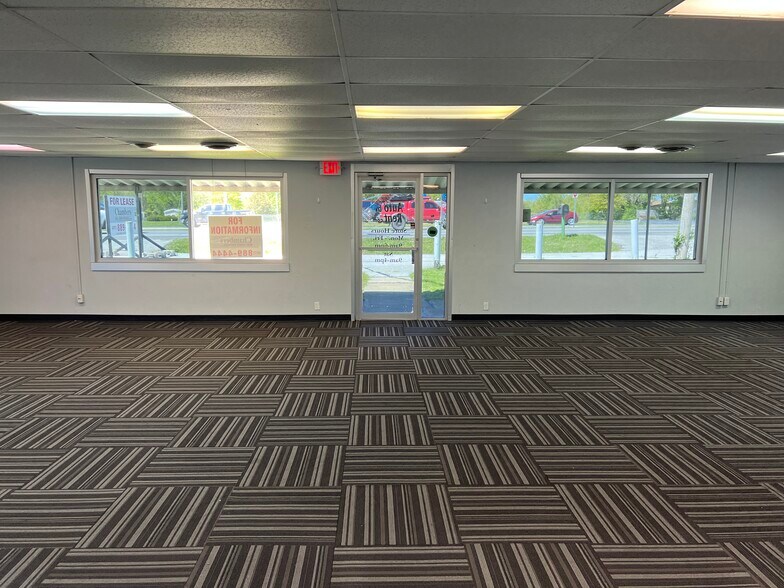 3250 W Sunshine St, Springfield, MO for lease - Interior Photo - Image 3 of 10