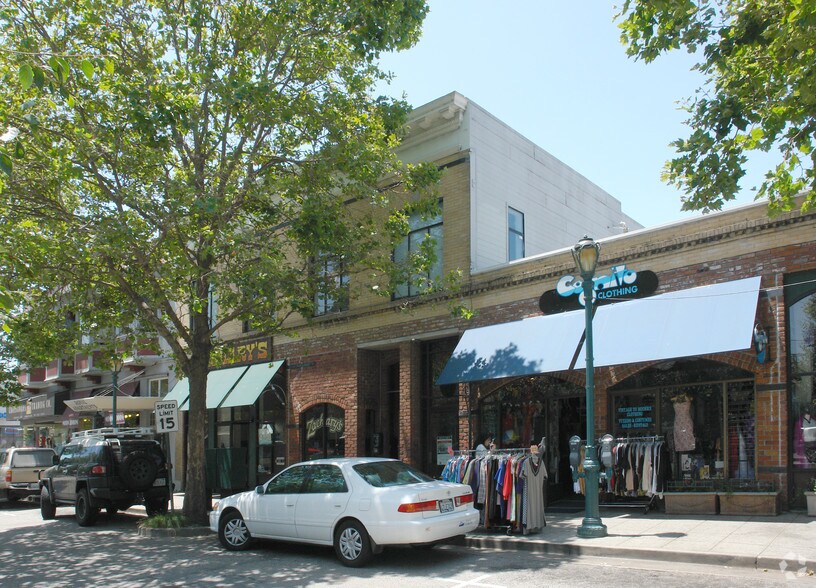 819 Pacific Ave, Santa Cruz, CA à louer - Photo principale - Image 1 de 3