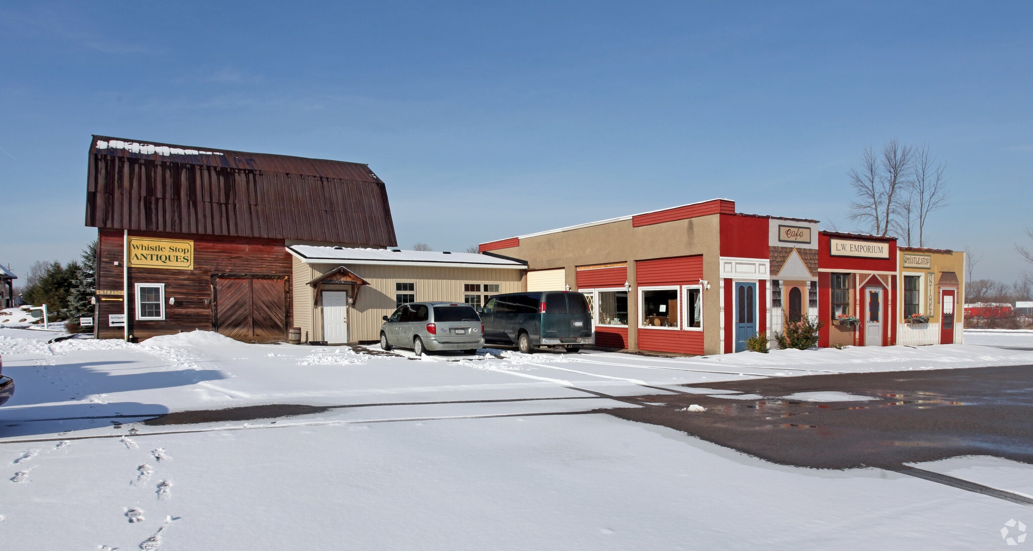 6355 Knickerbocker Rd, Ontario, NY for lease Primary Photo- Image 1 of 3