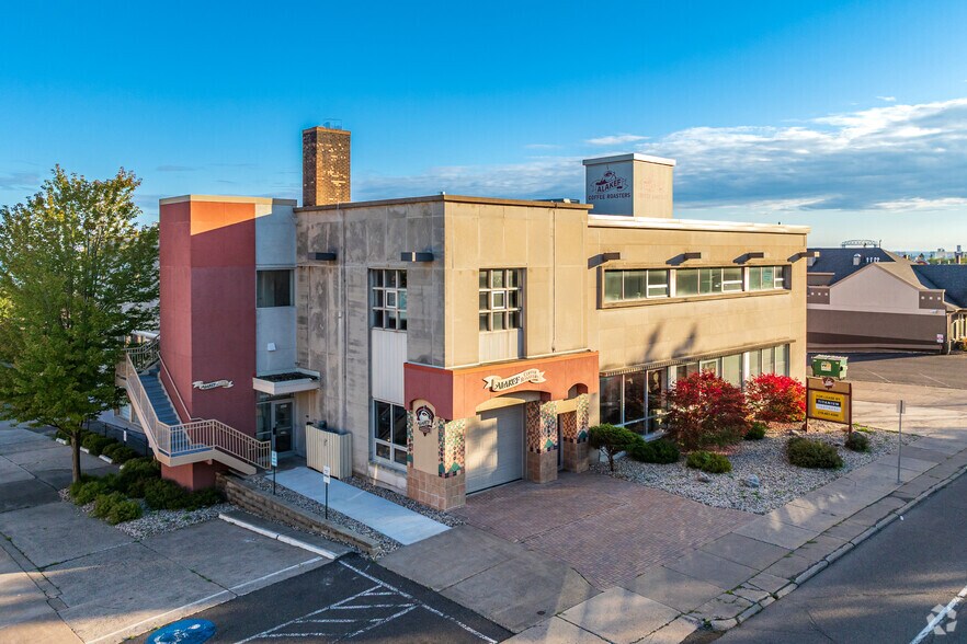 1330 E Superior St, Duluth, MN à louer - Photo du bâtiment - Image 2 de 10