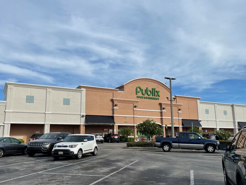 5031-5417 US Highway 19, New Port Richey, FL à louer - Photo du bâtiment - Image 1 de 18