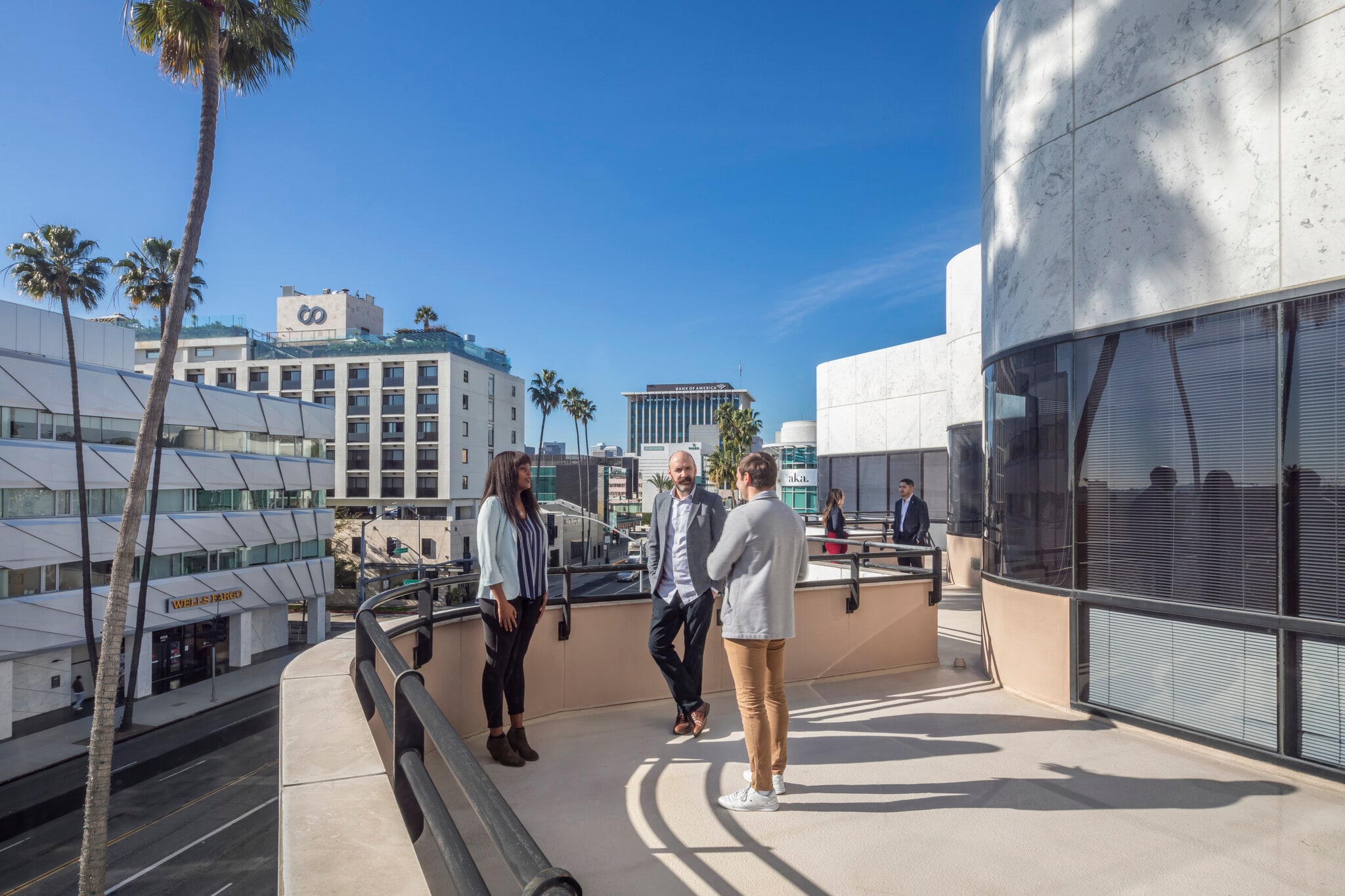 100 N Crescent Dr, Beverly Hills, CA for lease Interior Photo- Image 1 of 3