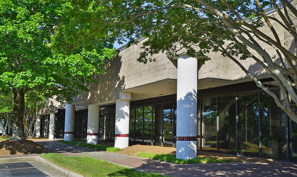 2250 New Market Pky SE, Marietta, GA à louer - Photo du bâtiment - Image 3 de 6