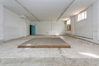 Retail in Igualada, Barcelona for lease Interior Photo- Image 2 of 16