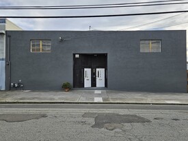 Flex Building Oakland/Emeryville Border - Commercial Real Estate