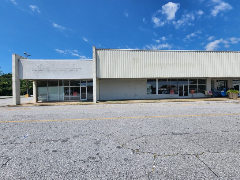 1301-1349 W Floyd Baker Blvd, Gaffney, SC à louer - Photo du bâtiment - Image 2 de 33