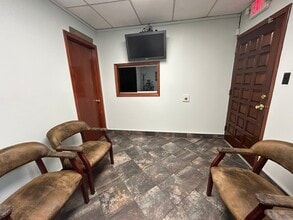 157 N Ocean Ave, Patchogue, NY for lease Interior Photo- Image 2 of 16