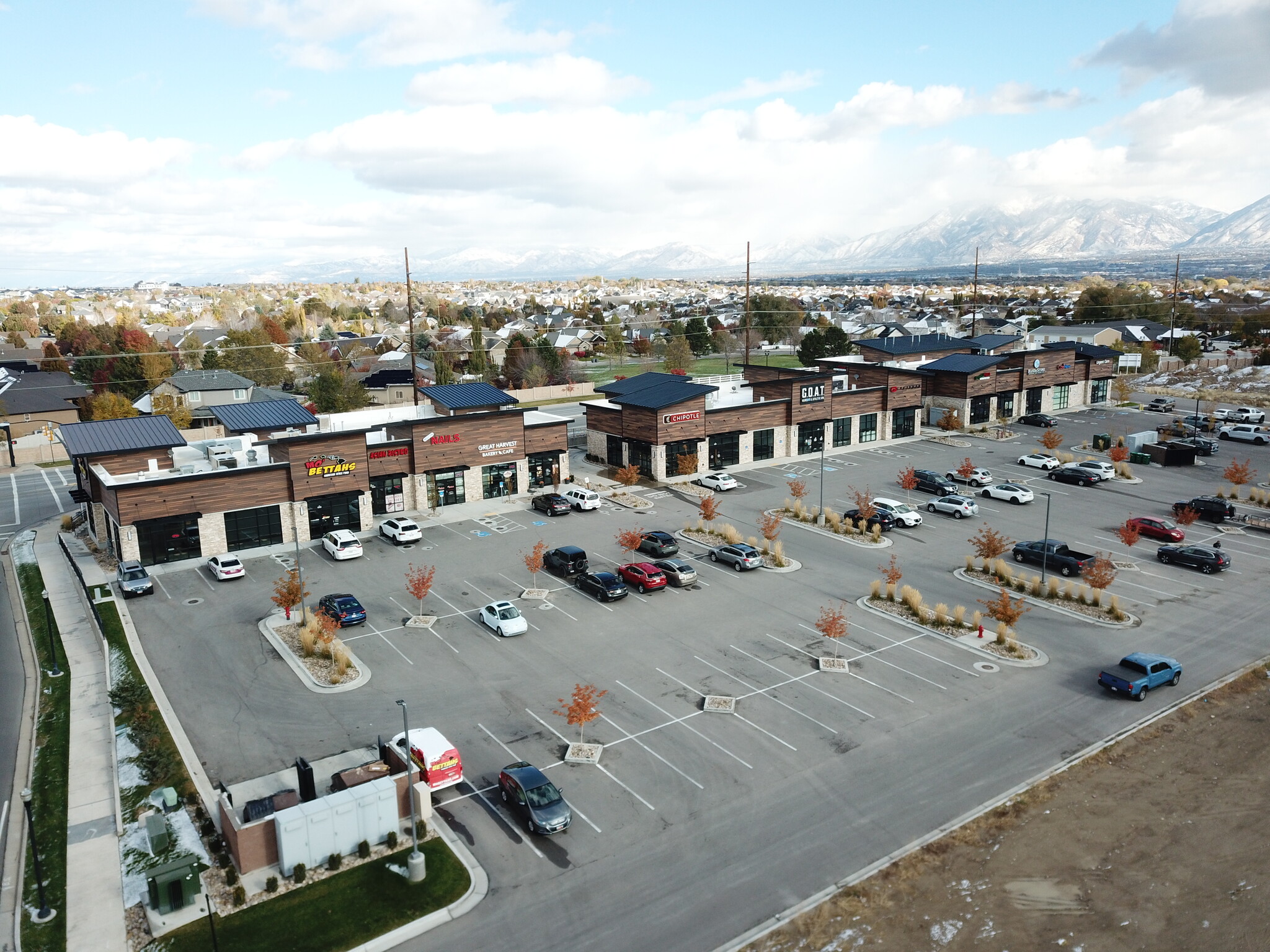 Multi-Tenant Investment South Jordan, UT portefeuille de 3 propriétés à vendre sur LoopNet.ca Photo du b timent- Image 1 de 8