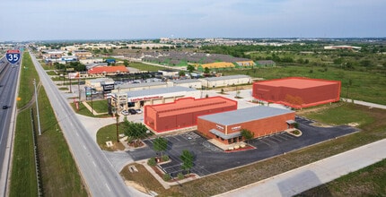 2609 S Interstate 35, San Marcos, TX for lease Interior Photo- Image 2 of 2