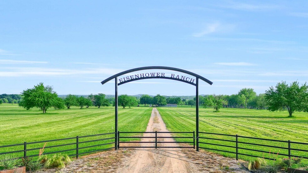 000 000 Eisenhower Rd., Denison, TX à vendre - Vidéo sur l’inscription commerciale - Image 3 de 19