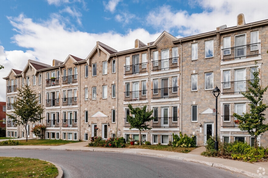 2065 Av Wilson, Montréal, QC à vendre - Photo principale - Image 1 de 1