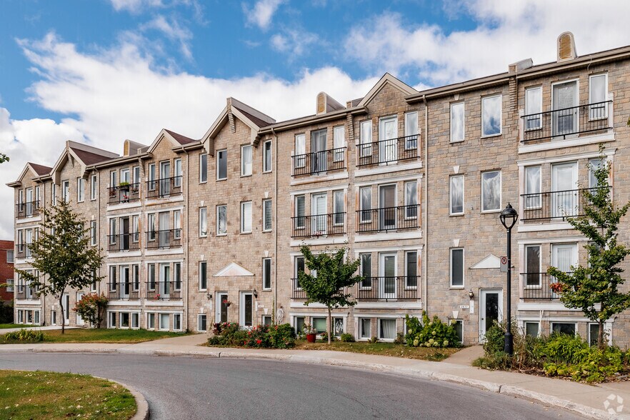 2065 Av Wilson, Montréal, QC for sale - Primary Photo - Image 1 of 1