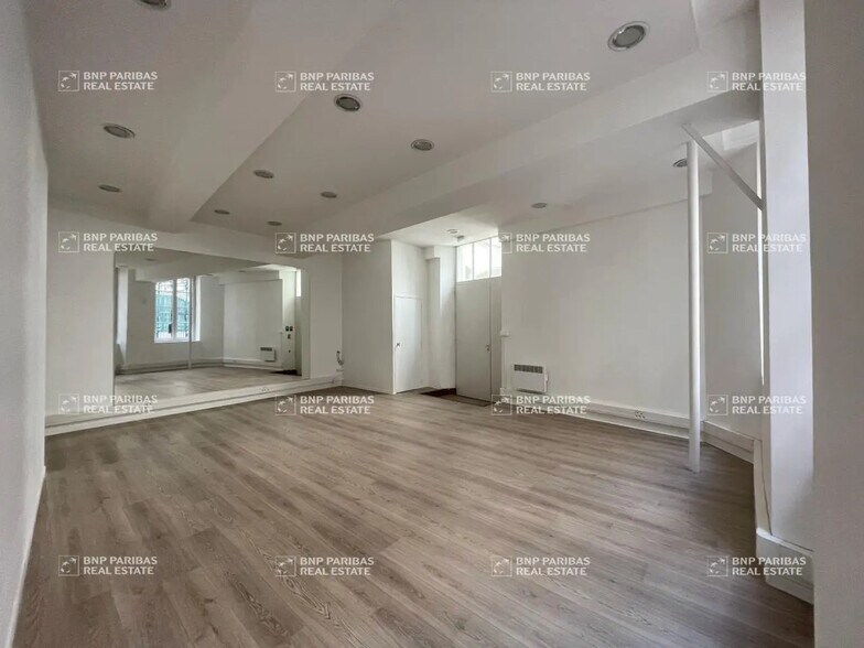 Bureau dans Lyon à louer - Photo du bâtiment - Image 3 de 11