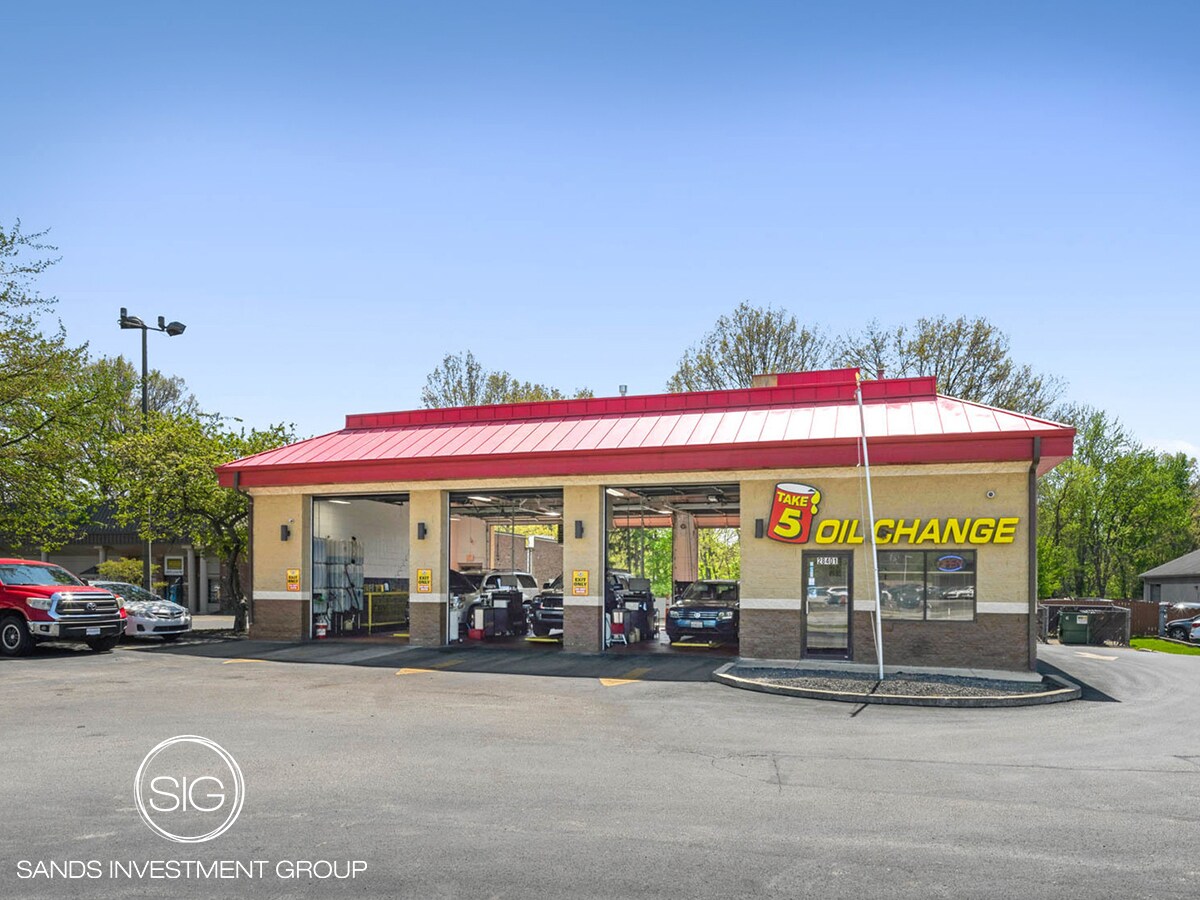 28401 Lorain Rd, North Olmsted, OH à vendre Photo du bâtiment- Image 1 de 6