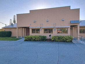 3120 S US Highway 1, Fort Pierce, FL à louer Photo du bâtiment- Image 2 de 2