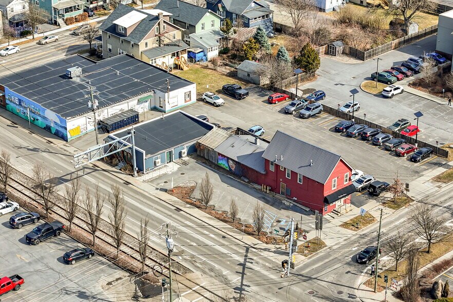 632 W Seneca St, Ithaca, NY à vendre - Photo du bâtiment - Image 3 de 18