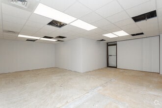 1828-1892 Techny Ct, Northbrook, IL for lease Interior Photo- Image 2 of 5