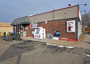 1816 Cleveland Ave NW, Canton OH - Dépanneur