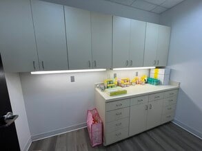 802 SE Plaza Ave, Bentonville, AR for lease Interior Photo- Image 2 of 6