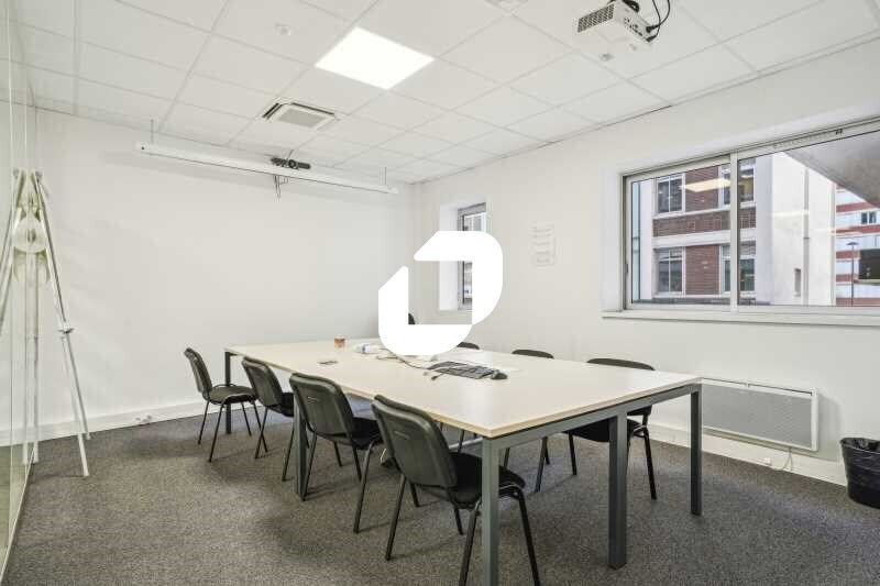 Office in Levallois-Perret for lease - Interior Photo - Image 3 of 9