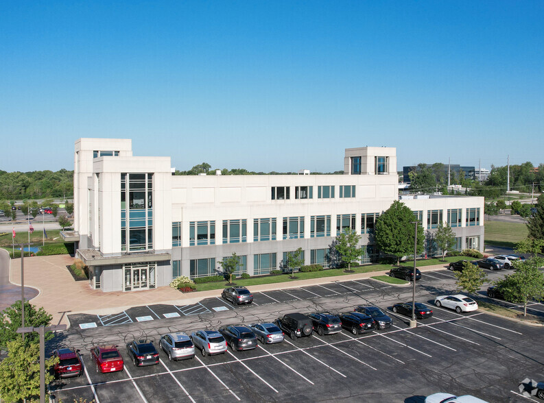 10689 N Pennsylvania St, Indianapolis, IN for lease - Primary Photo - Image 1 of 8