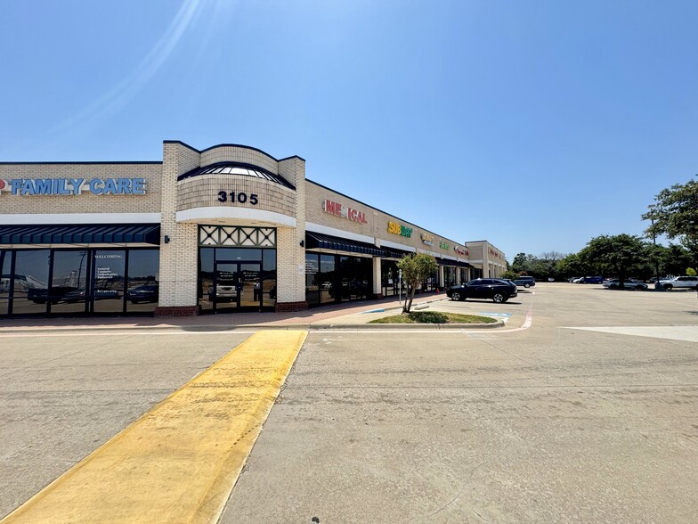 3105-3115 E Ira E Woods Ave, Grapevine, TX for lease - Building Photo - Image 3 of 6