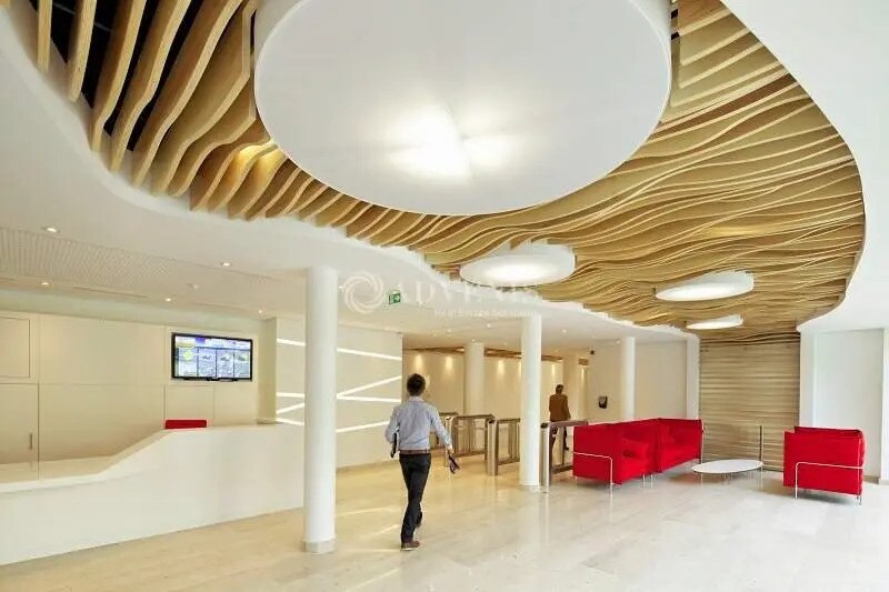 Bureau dans Clamart à louer - Hall d’entrée - Image 3 de 9