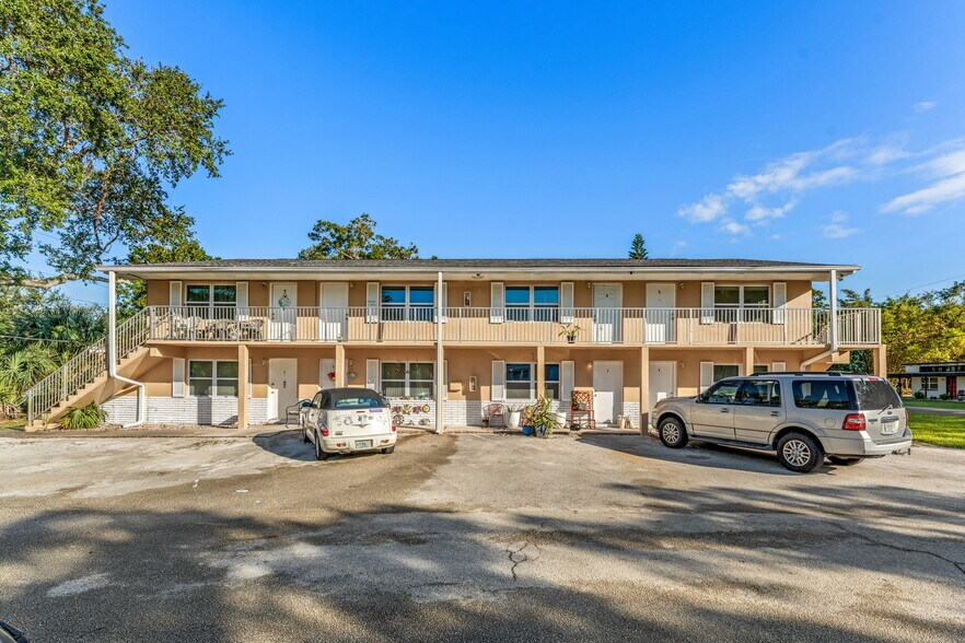 85-89 NW Irwin Ave, West Melbourne, FL for sale - Building Photo - Image 1 of 31