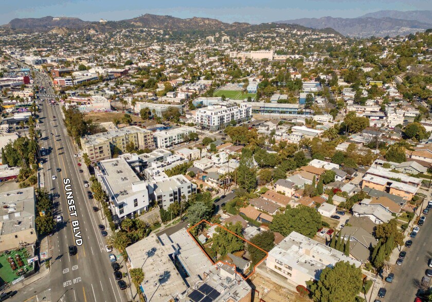 1108 Manzanita St, Los Angeles, CA à vendre - Photo du bâtiment - Image 3 de 9