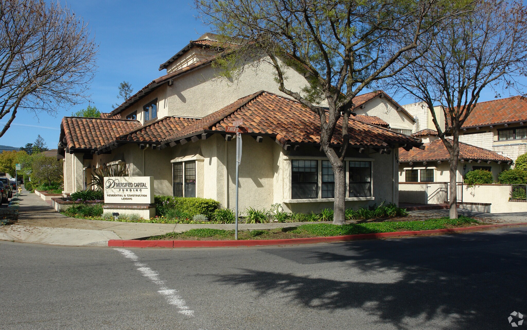 300 3rd St, Los Altos, CA à louer Photo du bâtiment- Image 1 de 3