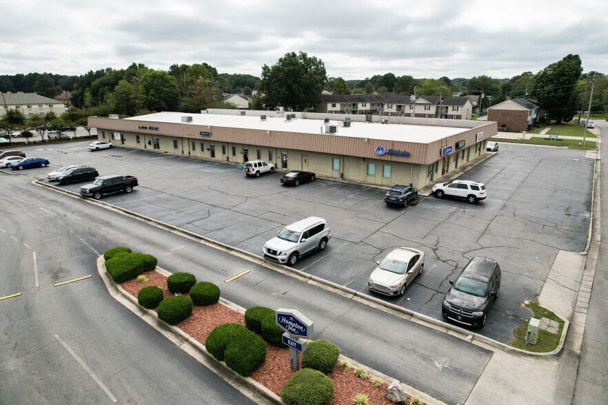 2119 Westmead Dr SW, Decatur, AL for sale - Building Photo - Image 2 of 8