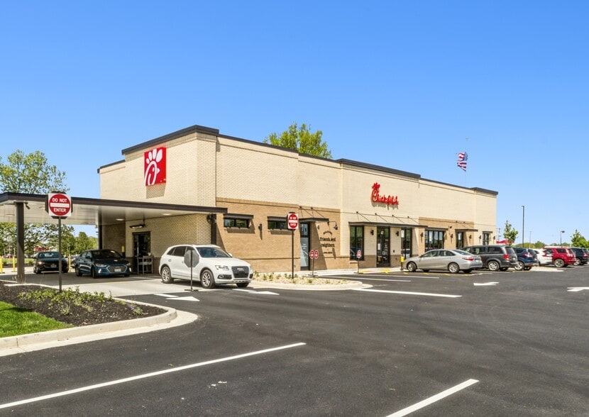 9009-9051 Columbus Pike, Lewis Center, OH à louer - Photo principale - Image 3 de 5