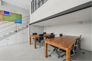 Plus de détails pour 5 Rue Victor Massé, Paris - Bureau à louer